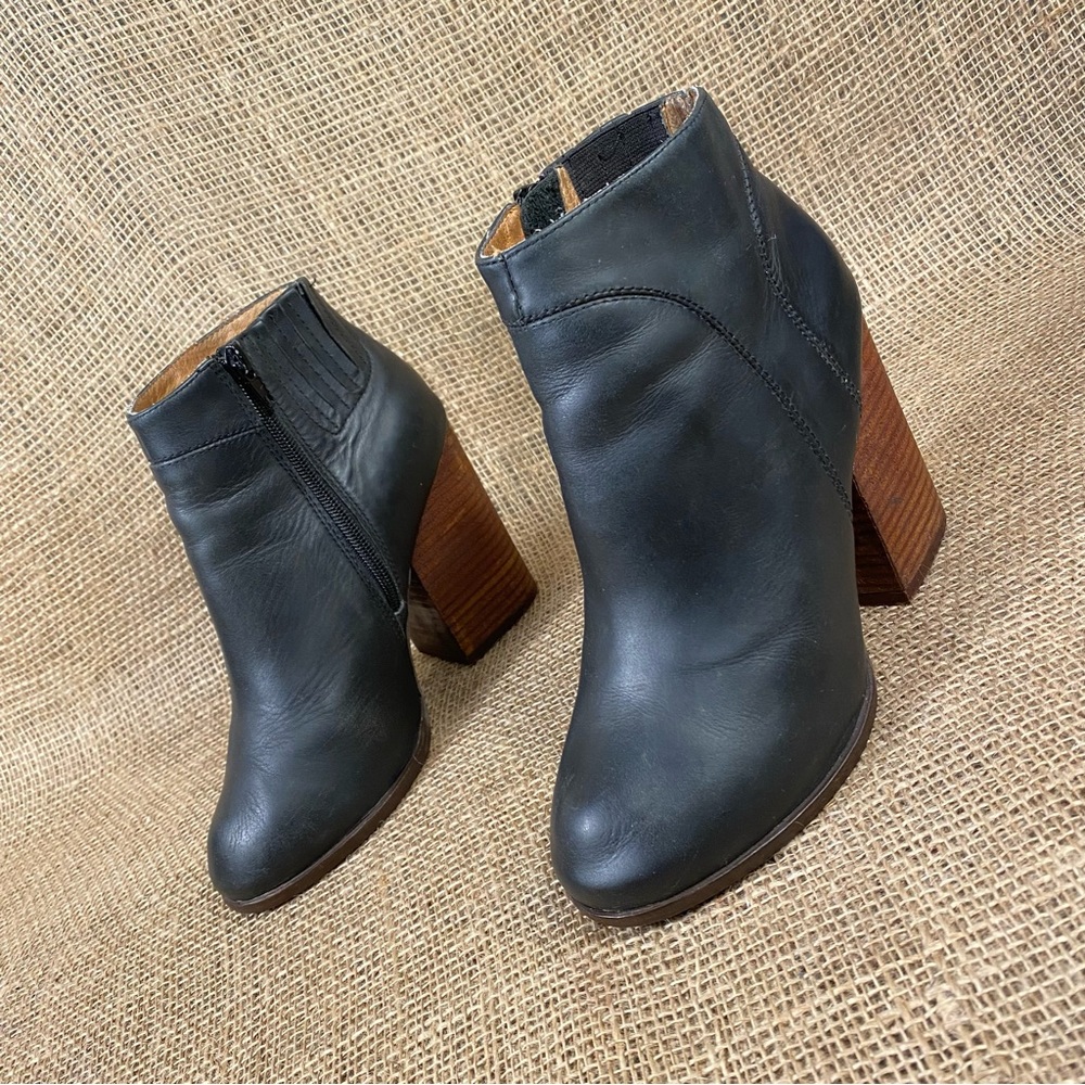 Jeffrey Campbell Boots Bootie Hanger Ankle Gray Leather Stack Heel Sz 6.5 M - Picture 1 of 11